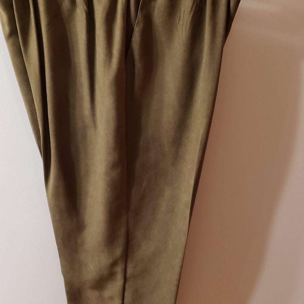 Alfed Dunner pull on slacks.  Size 8 petite
